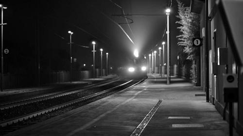 ForPost- Пожилой крымчанин ночью попал под поезд