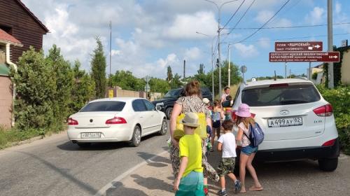 ForPost- Севастопольцы просят власти обустроить тротуар возле монастыря на Фиоленте