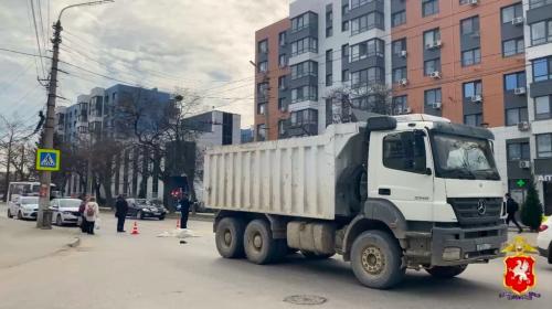 ForPost- В Севастополе женщина погибла под колесами грузовика 