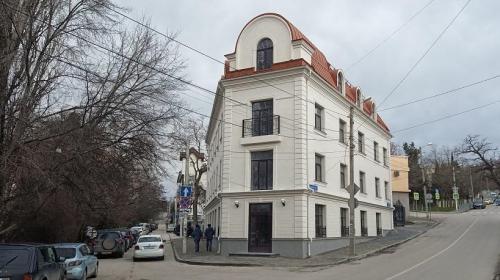 ForPost- В Севастополе показали удачный пример строительства дома в центре города