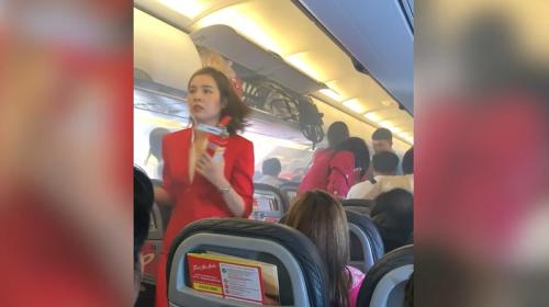 ForPost - Небольшой взрыв в самолёте вызвал панику среди пассажиров