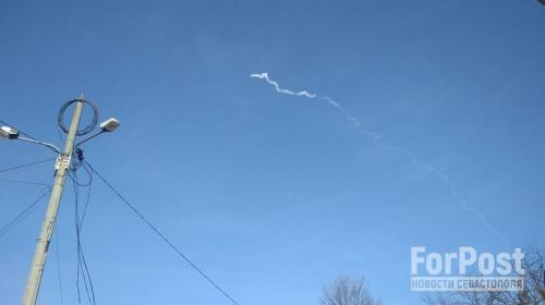 ForPost- В Севастополе отражают воздушную атаку со стороны Украины