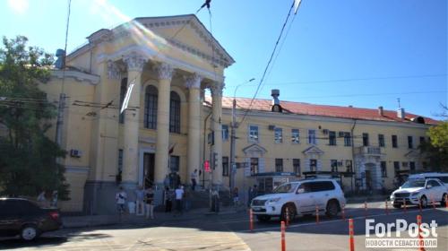 ForPost- Министру здравоохранения неслучайно показали центральную поликлинику Севастополя 