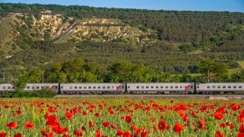 ForPost- Билеты на первые летние поезда в Крым уже доступны для туристов