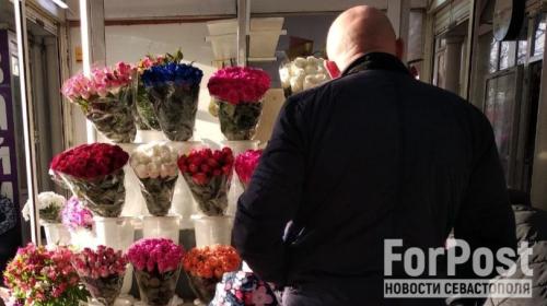 ForPost - Российские мужчины, купив цветы 8 Марта, помогли ВСУ, — депутат ГД