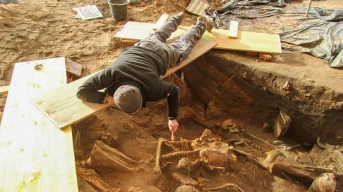 ForPost - Тысячи тел: найдена возможная самая большая братская могила в Европе