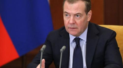 ForPost - Медведев пообещал отомстить всем причастным к организации теракта в «Крокусе» 