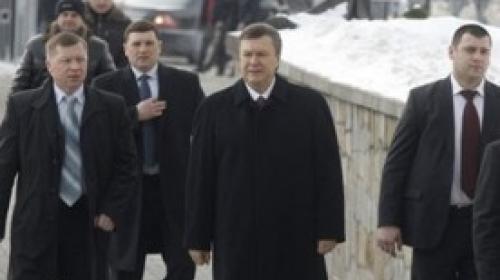ForPost - Охрана Януковича повалила журналиста на пол