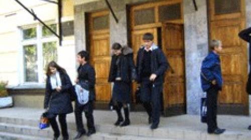 ForPost - В Севастополе из-за холода в классах закрыли школы