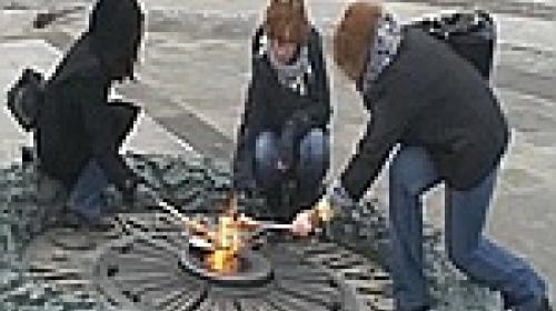 ForPost - Националистка, жарившая яичницу на Вечном огне в Киеве, будет находиться в СИЗО на время следствия