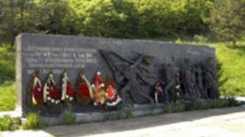 ForPost - Памятник азербайджанцам в Севастополе торжественно откроют после ремонта