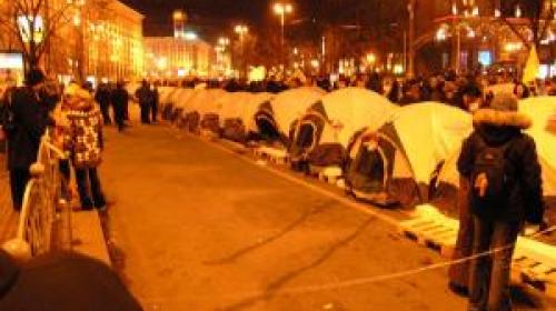 ForPost - Дежа вю. В Москве раздают палатки для организации послевыборных мирных протестов