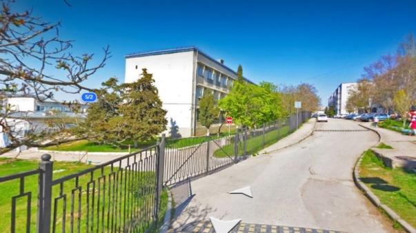 ForPost - В Севастополе дорого отремонтируют школу на проспекте Генерала Острякова