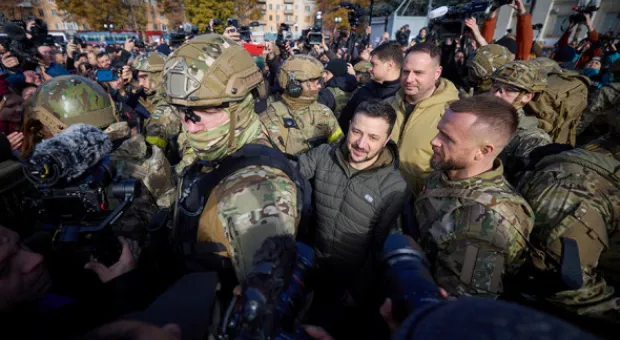 Reuters: президент Украины Владимир Зеленский прибыл в Херсон и выступил перед военными