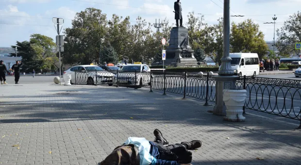 На Приморском бульваре в Севастополе умер пожилой мужчина