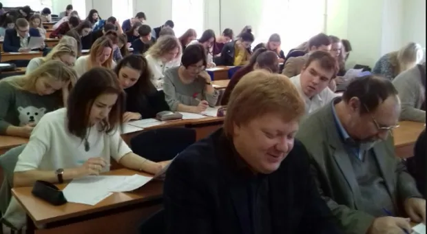 Новости Севастополя - Главными красками Севастополя в День народного единства стали триколоры