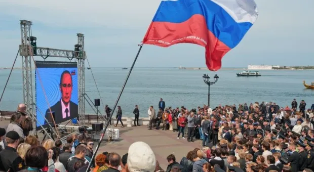 В Севастополе начался сбор подписей в поддержку Путина