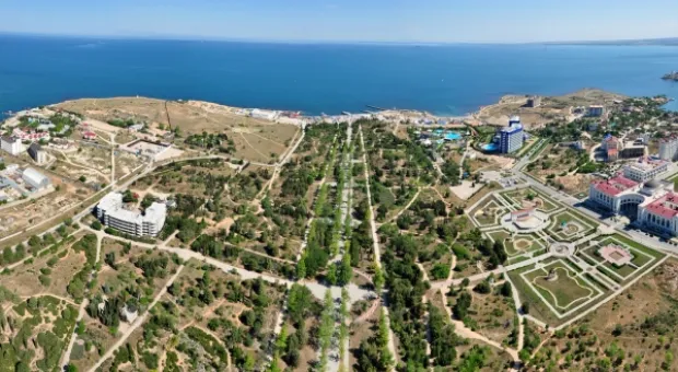 Новости Севастополя - Парковка у штаба ЧФ в Севастополе будет платной