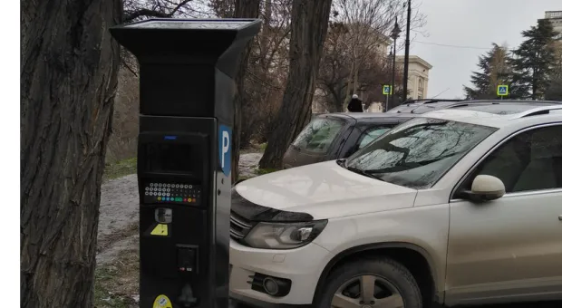 Парковка у штаба ЧФ в Севастополе будет платной