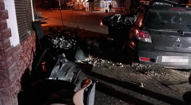 Страшное ДТП в Феодосии: машина в хлам, трое пострадавших