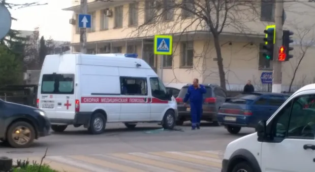 В Севастополе автомобилист не пропустил «скорую» и спровоцировал ДТП