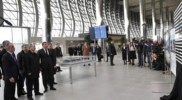 Путин в Симферополе осмотрел новый терминал аэропорта