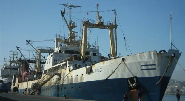 Крымские моряки без зарплаты застряли в Намибии