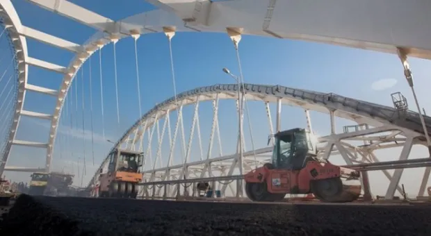 На 80% готова автодорожная часть Крымского моста
