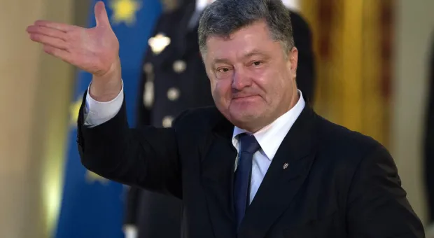 Порошенко предложил лишить крымчан украинского гражданства