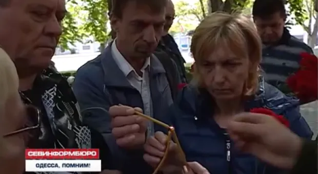 Севастопольцы почтили память погибших 2 мая 2014 года в Одессе