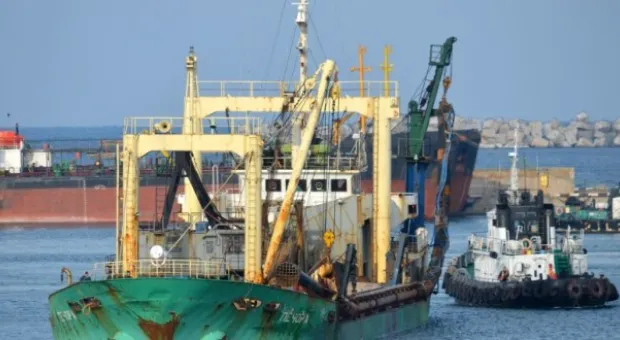 «Арестованное» Украиной судно «Печора» стоит в севастопольском порту 