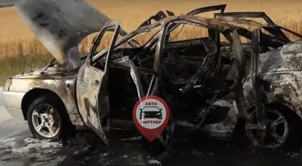 На крымской дороге сгорела легковушка