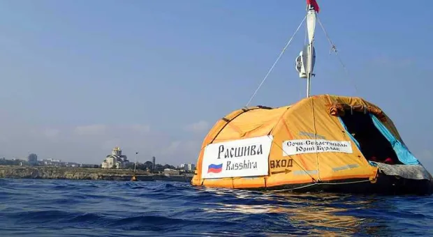 Россиянин преодолеет вплавь 2000 километров из Севастополя в Турцию