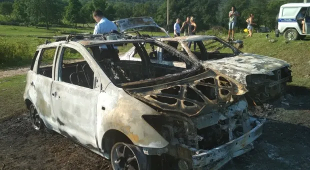 МВД расследует поджог трех авто в военно-патриотическом лагере под Севастополем