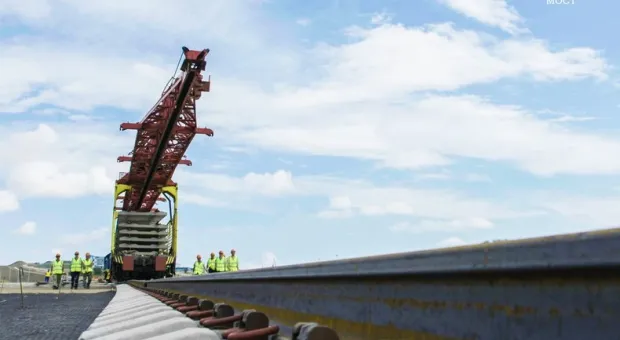 Строительство железнодорожной части Крымского моста идёт по графику