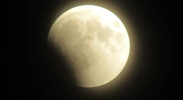 Севастопольцы поделились фотографиями лунного затмения