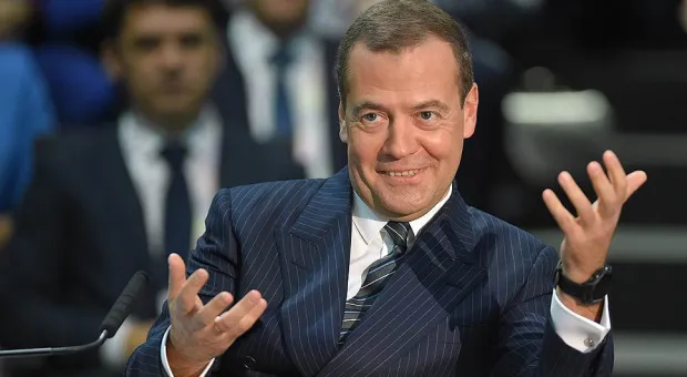 Медведев предложил обсудить дешёвые кредиты для Севастополя и Крыма