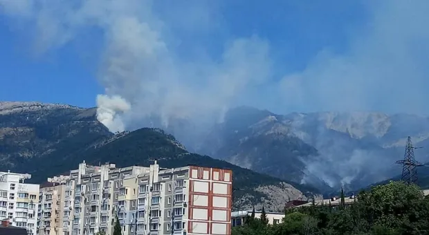 В Крыму пожар в заповеднике распространился на 19 га