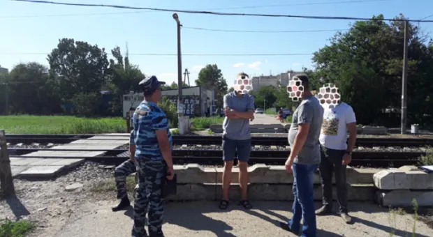 Полиция задержала крымчанина с лампочкой в трусах