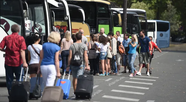 Украинские туроператоры целыми автобусами отправляют туристов в Крым