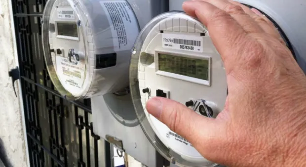 Мошенники в Севастополе незаконно ставят счётчики электричества пенсионерам