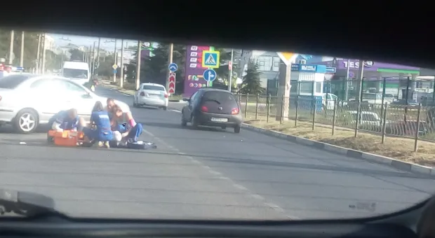 ДТП на Хрусталева в Севастополе: спешил автомобилист, а поломался мопедист