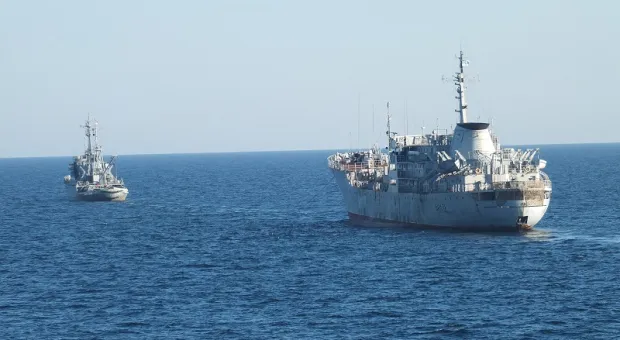 Украинские корабли вторглись в российскую зону Чёрного моря