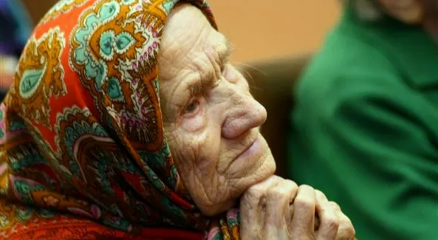 Севастопольцам предложили принять в семьи пенсионеров и инвалидов
