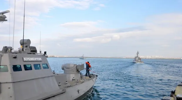 Над невидимым ржавым флотом Украины смеются в Крыму