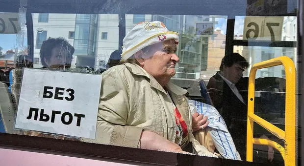 Зачем в Севастополе стравили пенсионеров с перевозчиками?