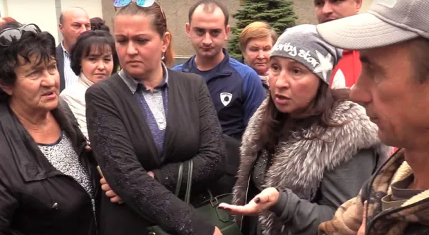 В Севастополе пришли с митингом под стены правительства