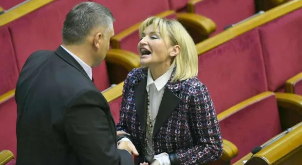 Жена генпрокурора Украины заблажила из-за Азовского моря