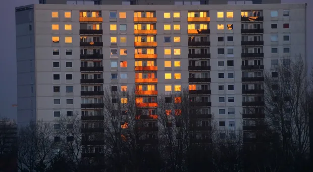 В Севастополе из-за пожара в многоквартирном доме эвакуировали жильцов