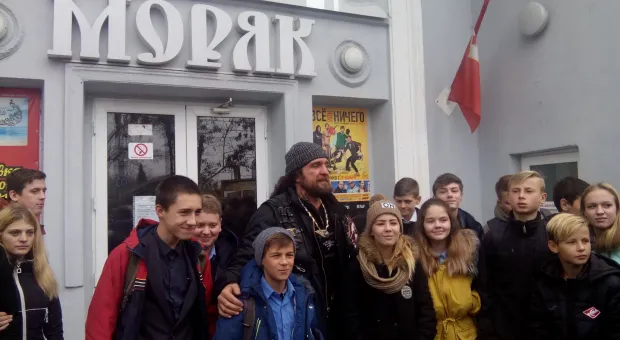 Школьников Севастополя вместо уроков отправляют на фильм «Ночных волков»